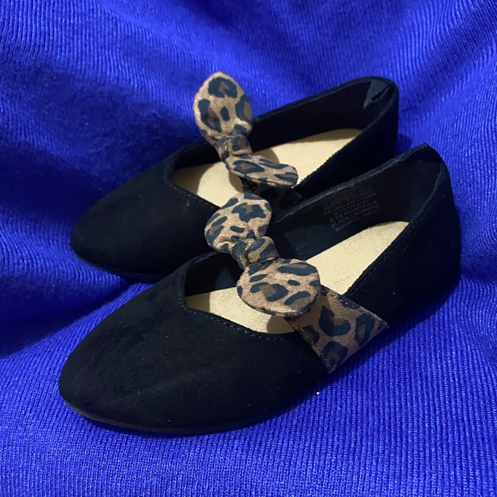 Worn ONCE for pictures! ADORABLE OLD NAVY BLAACK SUEDE SLIP ONS WITH LEOPARD BOW